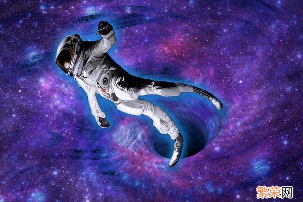 掉进黑洞不会死亡 人掉进黑洞会死吗