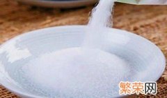 食盐里为什么要加亚铁氰化钾 食盐里要加亚铁氰化钾的原因