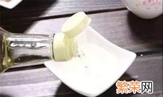 白醋与小苏打清洗冰箱 我们可以这样做