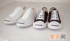 小白鞋用什么方法洗掉污渍 小白鞋的处理清洗方法