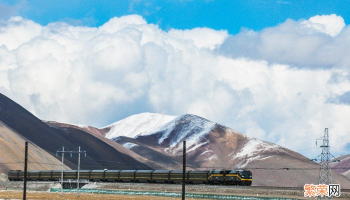 柴达木盆地位于哪个高原 柴达木盆地在哪个高原