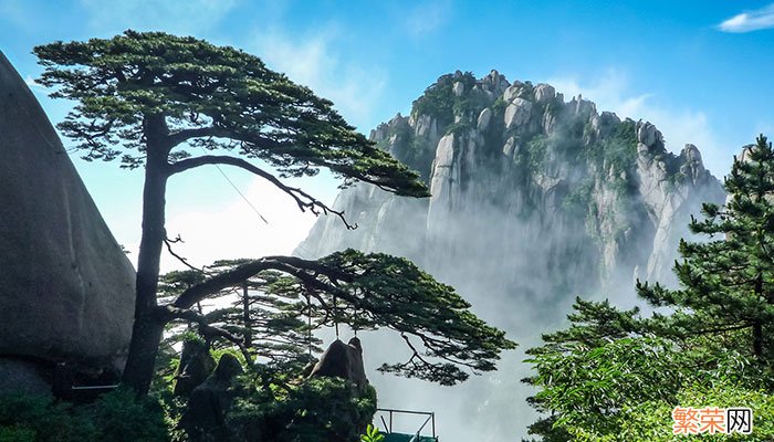 “五岳归来不看山，黄山归来不看岳”的意思 “五岳归来不看山，黄山归来不看岳”是什么意思