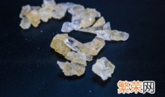 黄冰糖和白冰糖的区别 黄冰糖和白冰糖的区别有哪些