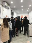 欠费0.75元就要被示众 高校打印店张贴欠费0.75元学生照片