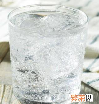 咖啡+汤力水+鸡尾酒 汤力水跟苏打水的区别