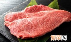 保鲜膜怎样卷肉卷窍门 如何用保鲜膜卷肉卷