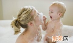 孩子浴室洗澡应注意的安全知识 小宝宝洗澡注意事项