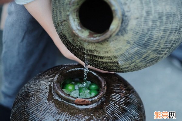 青梅酒的功效与作用 喝青梅酒有什么好处