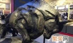 深圳特区拓荒牛是谁 哪里有他的雕像