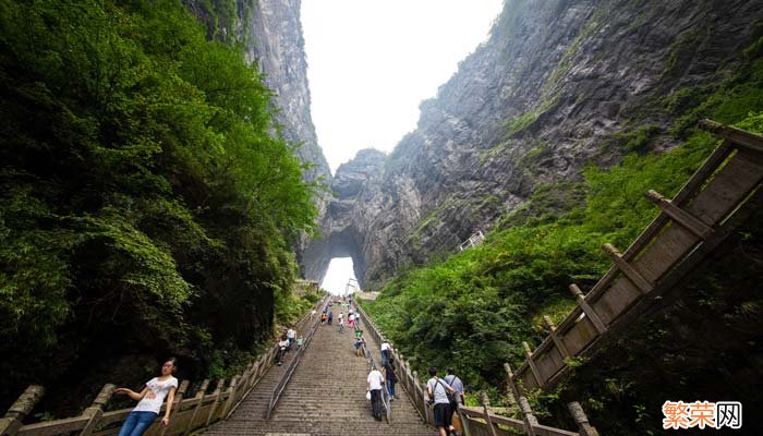 张家界是哪个省的景区 张家界是哪个省的景区天门山