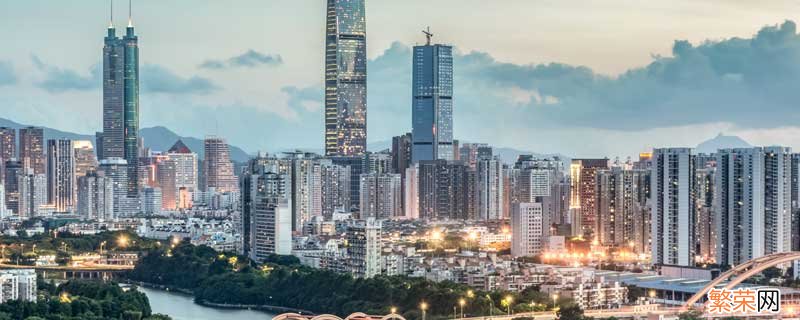 希望山城不再有奔跑的黑夜出处 希望山城不再有奔跑的黑夜 你们能再次热爱夏天来源