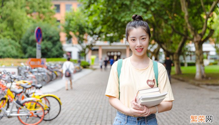 腿短女生穿衣搭配图片 腿短女生穿衣搭配