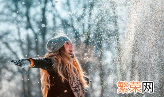 梦见天空雪花飘飘 梦见天空飘雪花什么意思