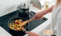 铁锅炒菜油烟怎么处理 铁锅有油烟怎样去