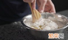 面粉过期一年没开口能用吗 面粉过期一个月没开口,能用吗