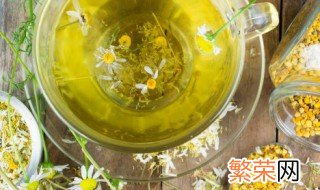 菊花泡水后变绿能喝吗 菊花泡水后为什么变绿能喝吗