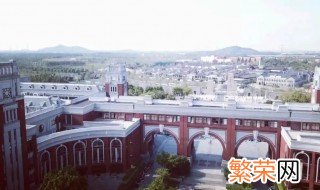 大学城为什么建在郊区 大学应该建在市区还是郊区