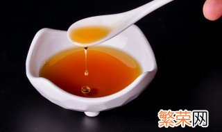 为取用方便有人喜欢把食用油长期放在灶台边这么做 把食用油长期放在灶台边会变坏吗