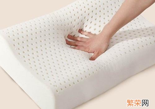 乳胶枕头买按摩还是平滑的好 乳胶平滑枕和按摩枕哪个舒服