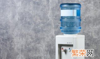 饮水机桶变绿怎么清洗 饮水机桶变绿怎么清洗图片