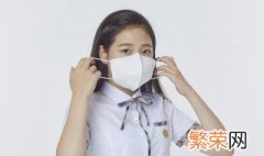 用口罩给芭比娃娃做小裙子简单 怎么用口罩给芭比娃娃做裙子