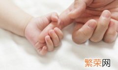 初生婴儿送什么礼物好 初生婴儿送什么礼物好呢