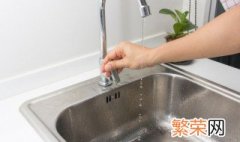 水怎么瞬间变成冰 水怎么瞬间成冰的