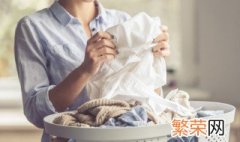 白衣服上的污渍怎么去除 白衣服上的污渍怎么去除小窍门在外面吃饭