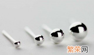 银耳钉变黑了怎么清洗 银耳钉变黑的清洗方法