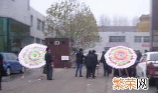 梦见花圈是什么意思 梦见花圈的寓意