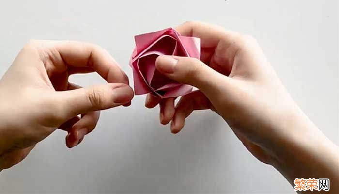 怎么折玫瑰花 怎么用纸折玫瑰花