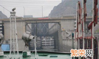 三峡船闸是利用什么原理建造的 三峡船闸是利用什么原理