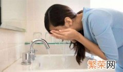 清水正确洗脸方法 清水如何正确洗脸