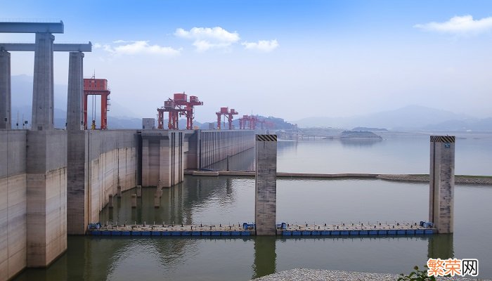 三峡大坝是哪一年建成 三峡大坝建于哪一年