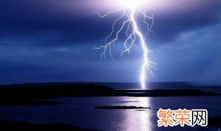 梦见雨下得很大有什么征兆 梦见下很大的雨是什么征兆