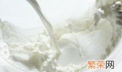 热牛奶后形成的奶皮能吃吗 奶皮的制法是什么