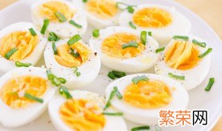 鸡蛋黄橘红色可以吃吗 蛋黄是红的能吃么？