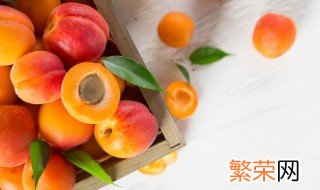 梦见吃杏子满树的杏子摘杏子吃是什么意思 梦见吃杏子满树的杏子摘杏子吃梦境解析