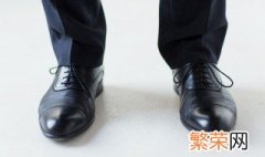 男人梦见鞋破了预示着什么 男人梦到鞋破了