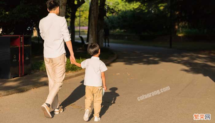 背影的中心思想主旨 背影主要内容和中心思想