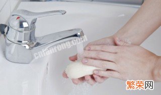 发泡胶弄手上如何清洗 发泡胶怎么清洗手上