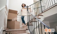 爬楼梯能消耗多少热量 爬楼梯能消耗多少热量和脂肪