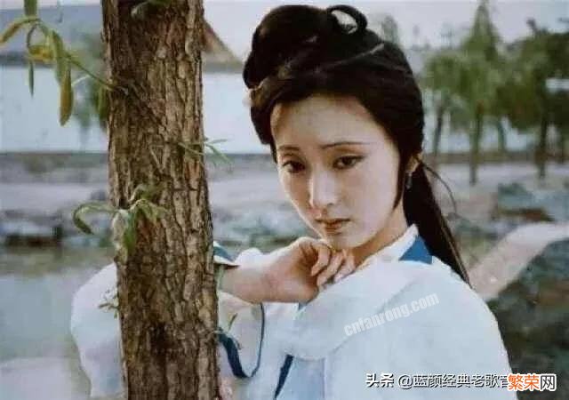 《红楼梦》中宝玉读了《桃花行》,为什么落泪了？