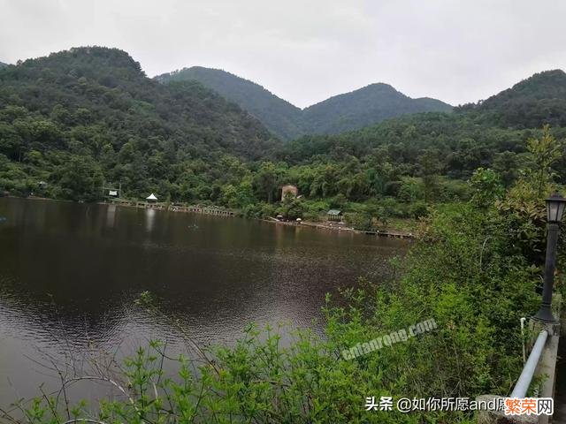 为什么现在偏僻的小山村这么多空心村？