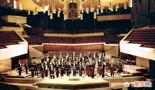 贝多芬的九部交响曲的乐队编制有所不同吗？