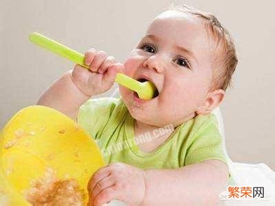 七个月的小宝宝一天需要添加几次辅食？