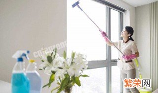 清洗玻璃如何清洗才干净 家里的玻璃怎样擦才会透明干净