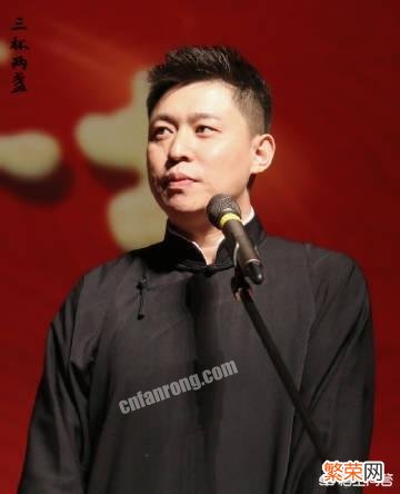 为什么德云二队队长是李鹤东而不是谢金？