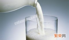 微波炉里热牛奶 会影响牛奶的营养成分吗 微波炉热牛奶会损失营养吗