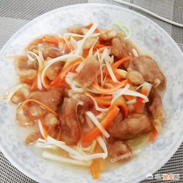 明天就是年三十了,你家的年夜饭准备了什么菜?你最喜欢哪一道?